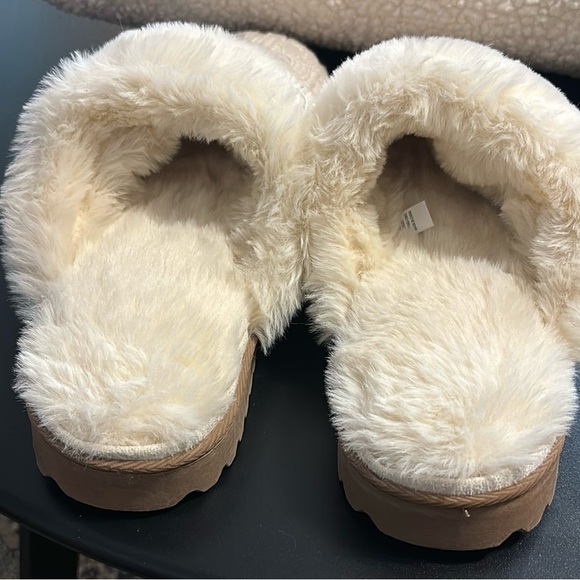 J. Crew cable knit scuff slippers Cream Color size 9 - Picture 2 of 5